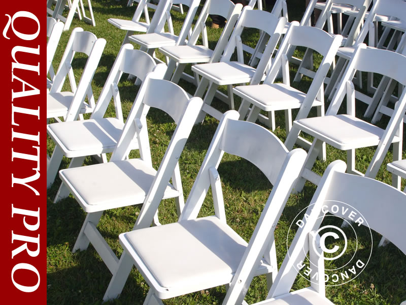 folding chairs in store